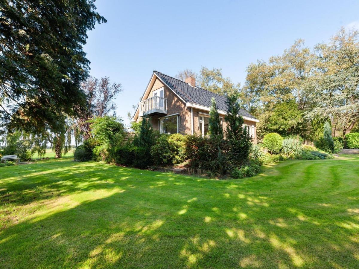 Cozy Vacation Home With A Private Garden Mantinge Bagian luar foto